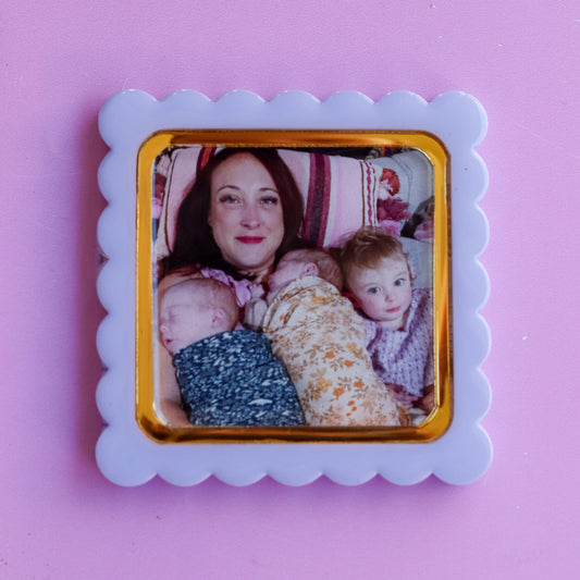 Scalloped Square Photo Magnet
