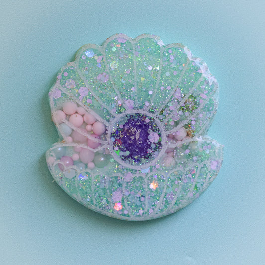 Clam Shell Tag